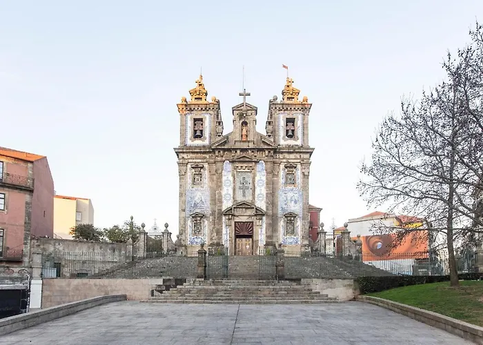 Trendy Vintage Downtown By Lovelystay